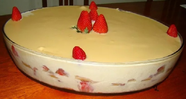 Pavê mousse de morango