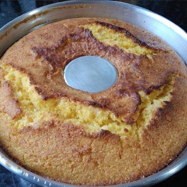 Bolo de milho com requeijão cremoso