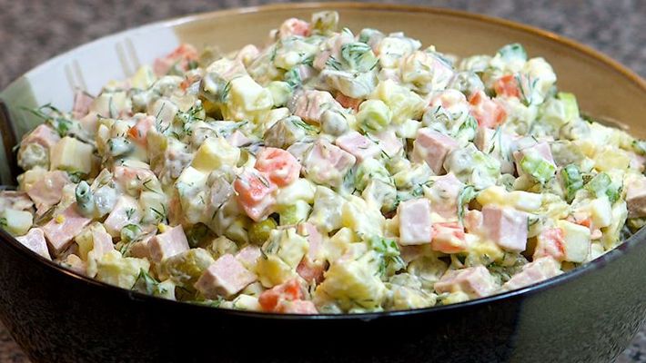 Salada de maionese tradicional muito saborosa