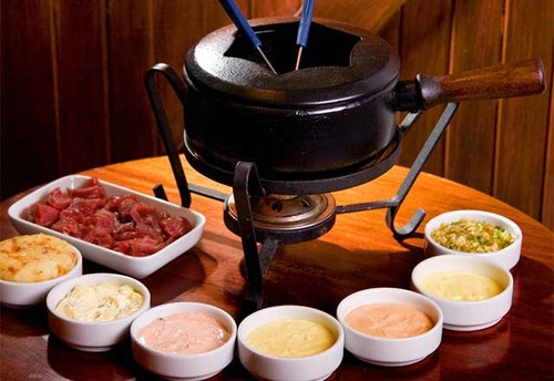 Receita de 12 molhos para fondue de carne na pedra