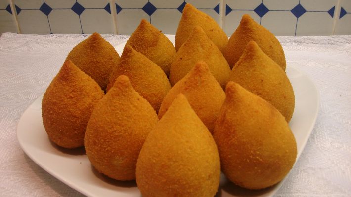 Receita de coxinha com massa de farinha e batata