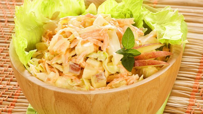 Receita de salada de maçã cenoura e repolho