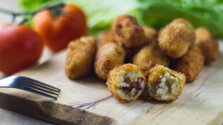 Receita de bolinho de batata com carne seca (ou frango) e queijo