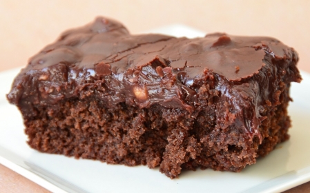 Receita de bolo de chocolate recheado aerado