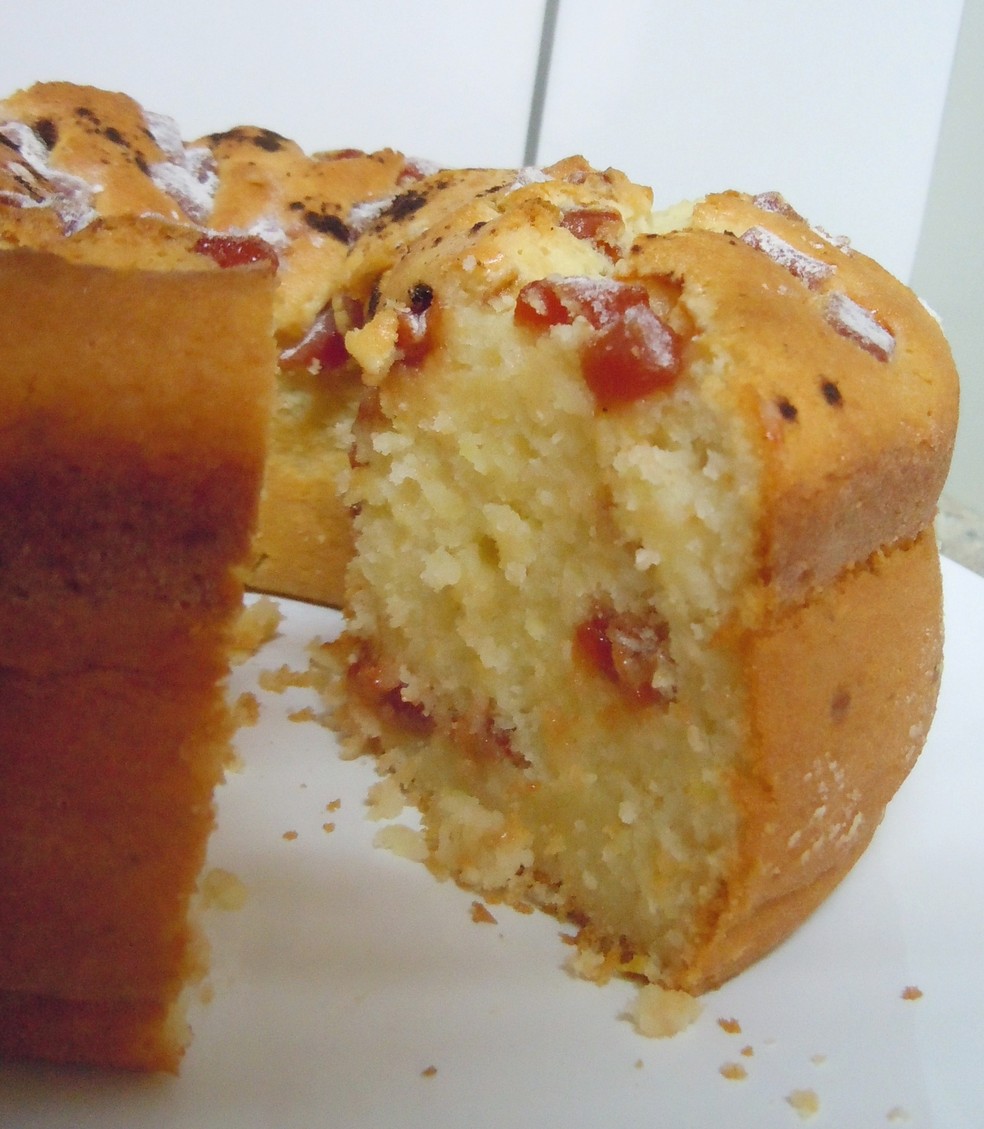 Receita de bolo de queijo com goiabada da roça