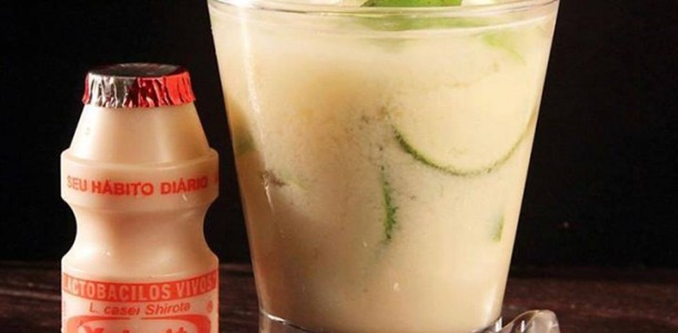 Receita de caipirinha de yakult