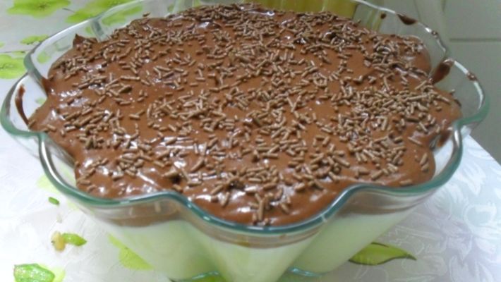 Receita de doce gelado de coco com chocolate