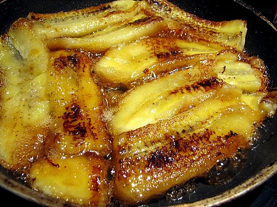 Banana frita com leite condensado