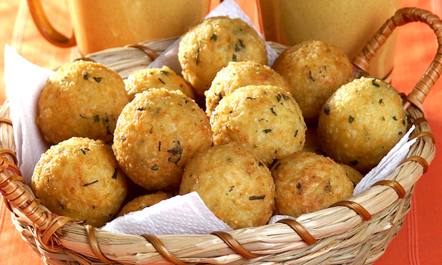 Receita de bolinho de arroz fácil