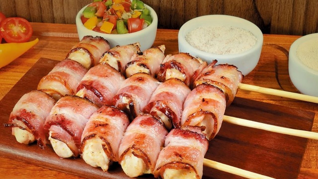 Receita de espetinho de frango e bacon