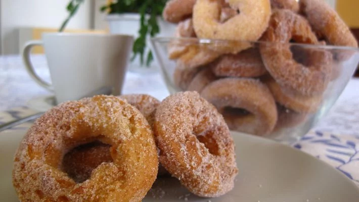 Receita de rosquinha frita super fácil para o café