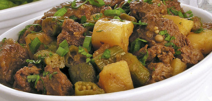 Carne moída com quiabo e batata