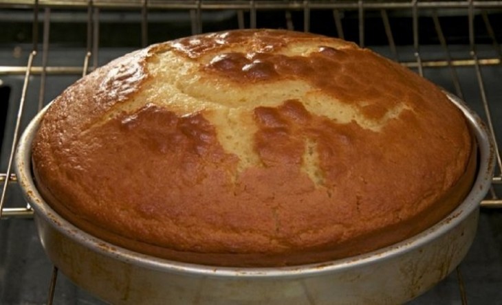 Bolo de água delicioso, simples fácil e muito fofinho