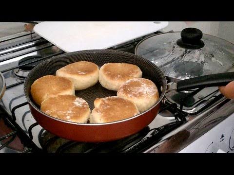 Pão de minuto de frigideira muito fácil e muito ráoido