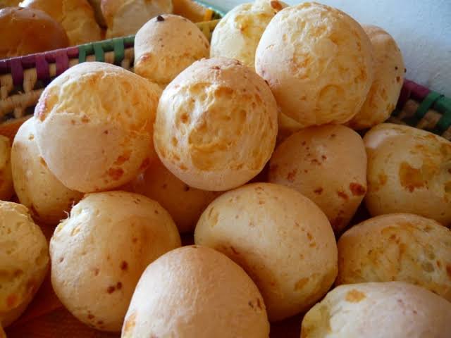 Pão de queijo com 3 ingredientes caseiro