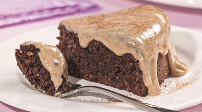 Bolo de banana e chocolate com ganache muito fácil