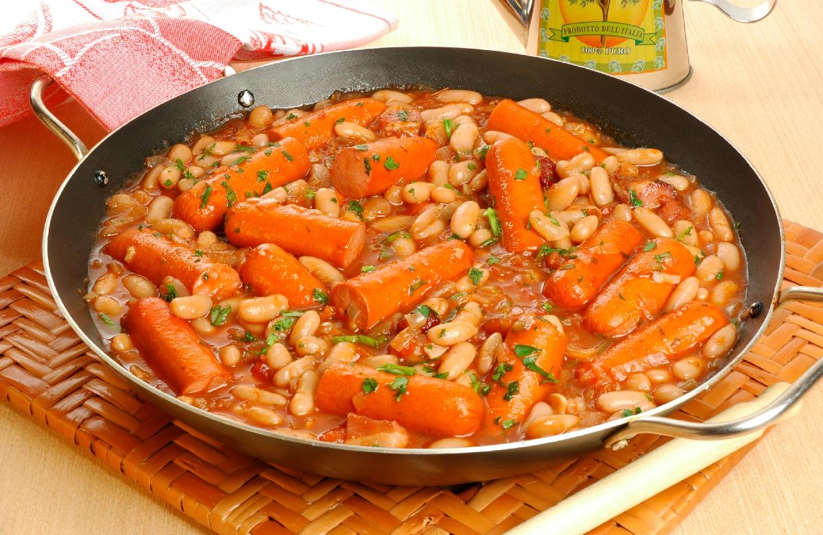 Cozido de salsicha com feijão branco fácil