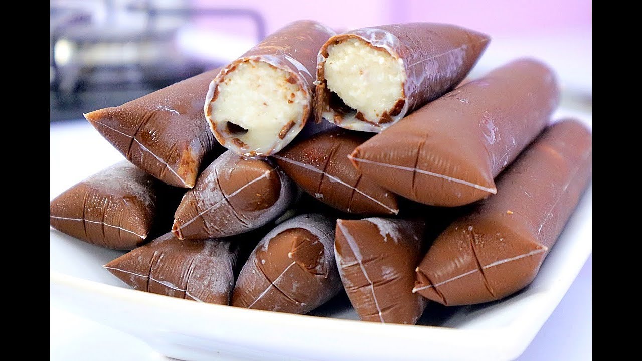 Geladinho com casquinha de chocolate caseiro delicioso