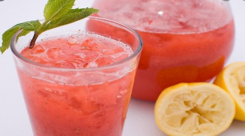 Limonada de morango para refrescar o calor