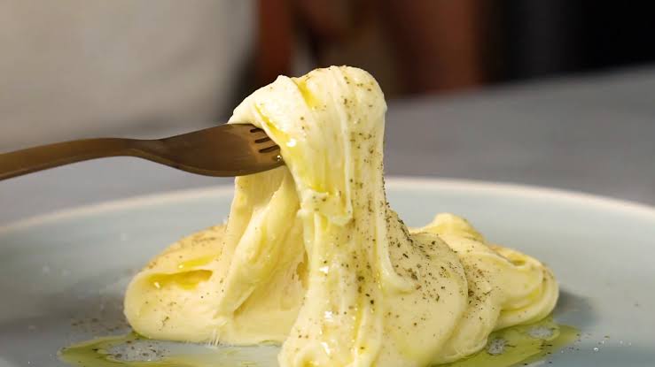 Purê de batatas com queijo cremoso delicioso