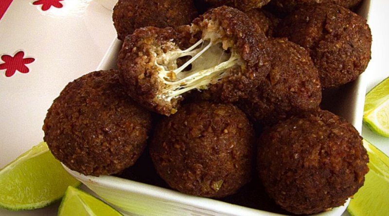 Bolinho de carne com queijo esse petisco é tudo de bom