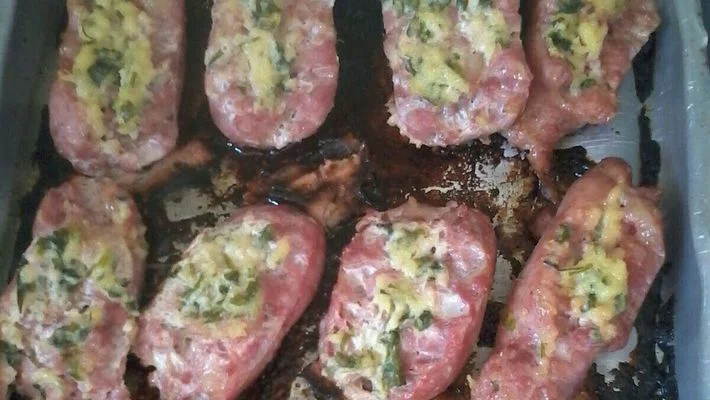 Como fazer linguiça recheada no forno fácil e delicioso