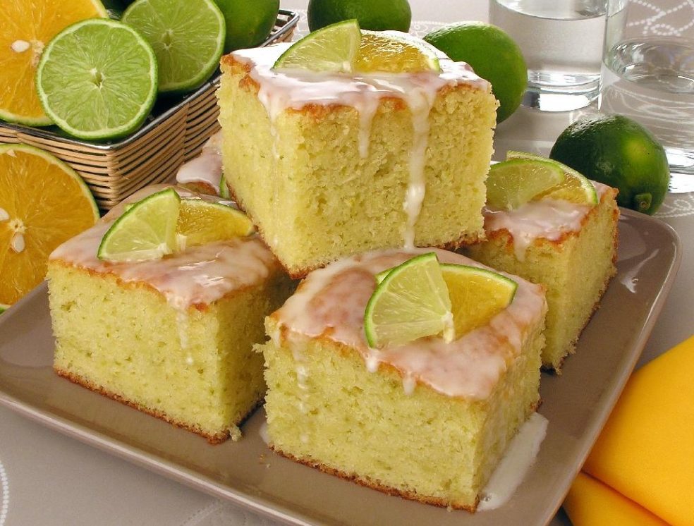 Receita de bolo de laranja e limão fofinho e delicioso