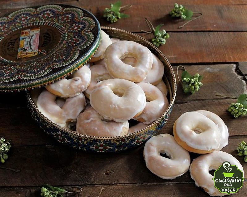 Rosquinha doce assada com fermento em pó