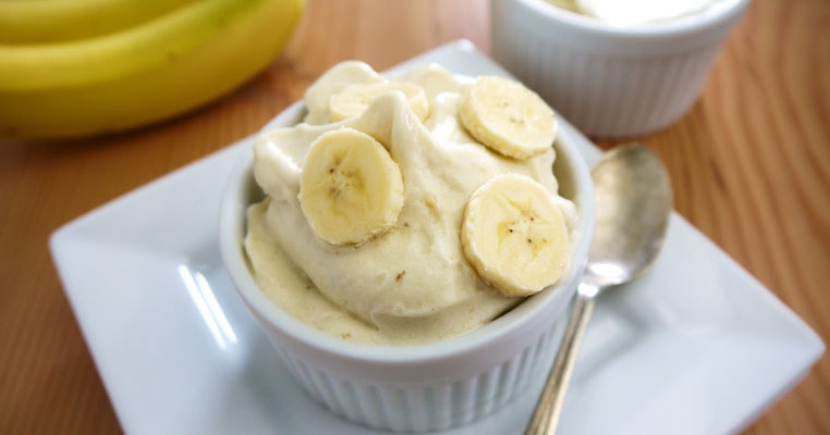 Sorvete de maçã e banana fitness caseiro