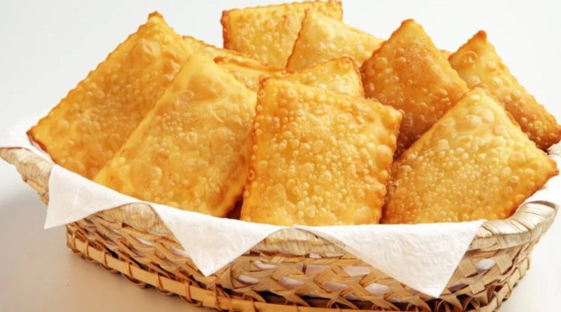 Como fazer pastel de bacalhau caseiro sequinho e crocante