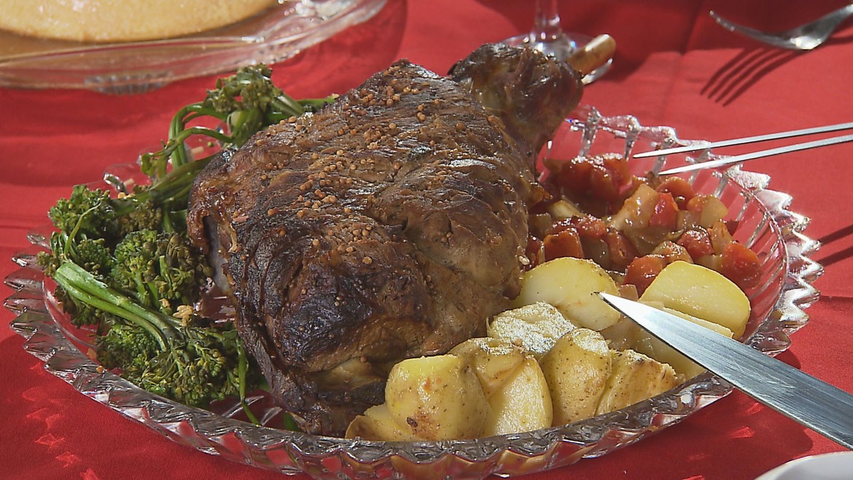 Receita de  paleta de cordeiro com batatas e brócolis