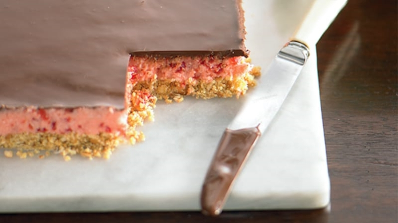 Receita de  torta gelada de chocolate com cereja caseira deliciosa