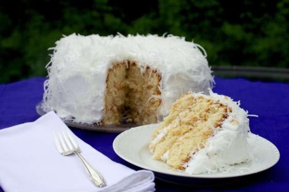 Receita de bolo de festa de abacaxi com coco