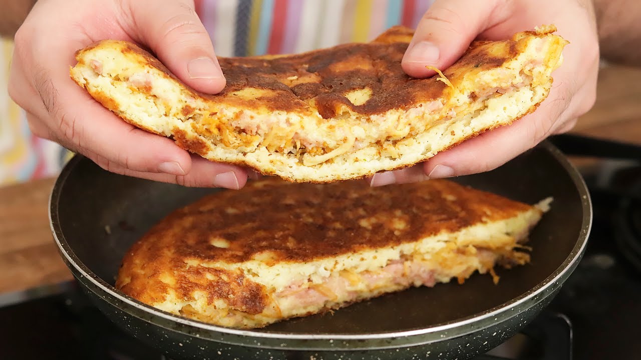 Sobrou arroz então faça esse delicioso lanche de frigideira em menos de 20 minutos e sem usar farinha de trigo