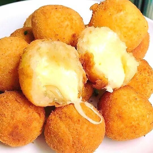 Bolinho de batata recheado