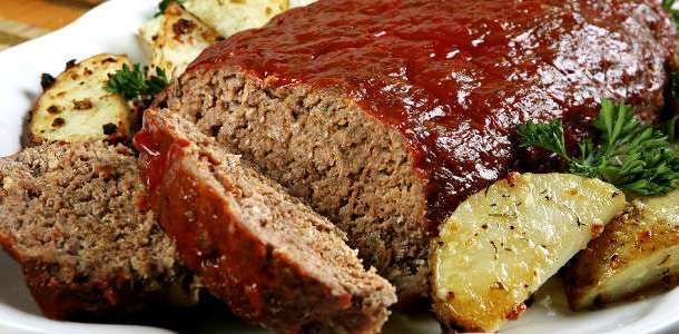 Bolo de carne moída no forno fácil e prático