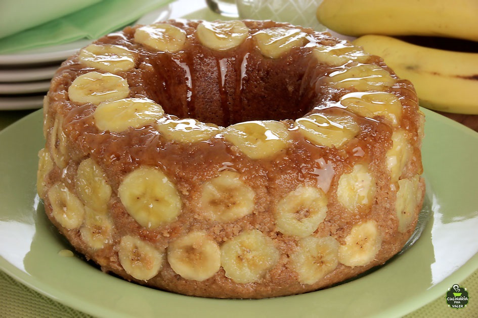 Bolo fit de banana caseiro delicioso e simples de preparar