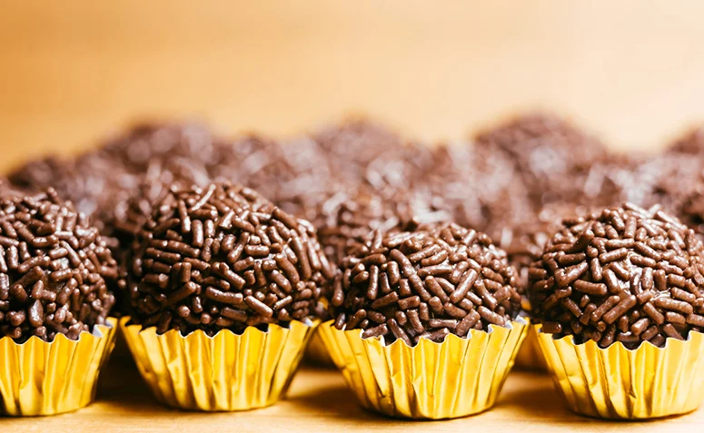 Brigadeiro sem leite condensado e sem açúcar porque nois merecemos o melhor