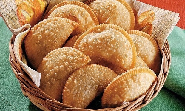 Pastelzinho de carne de arrancar suspiros a cada mordida