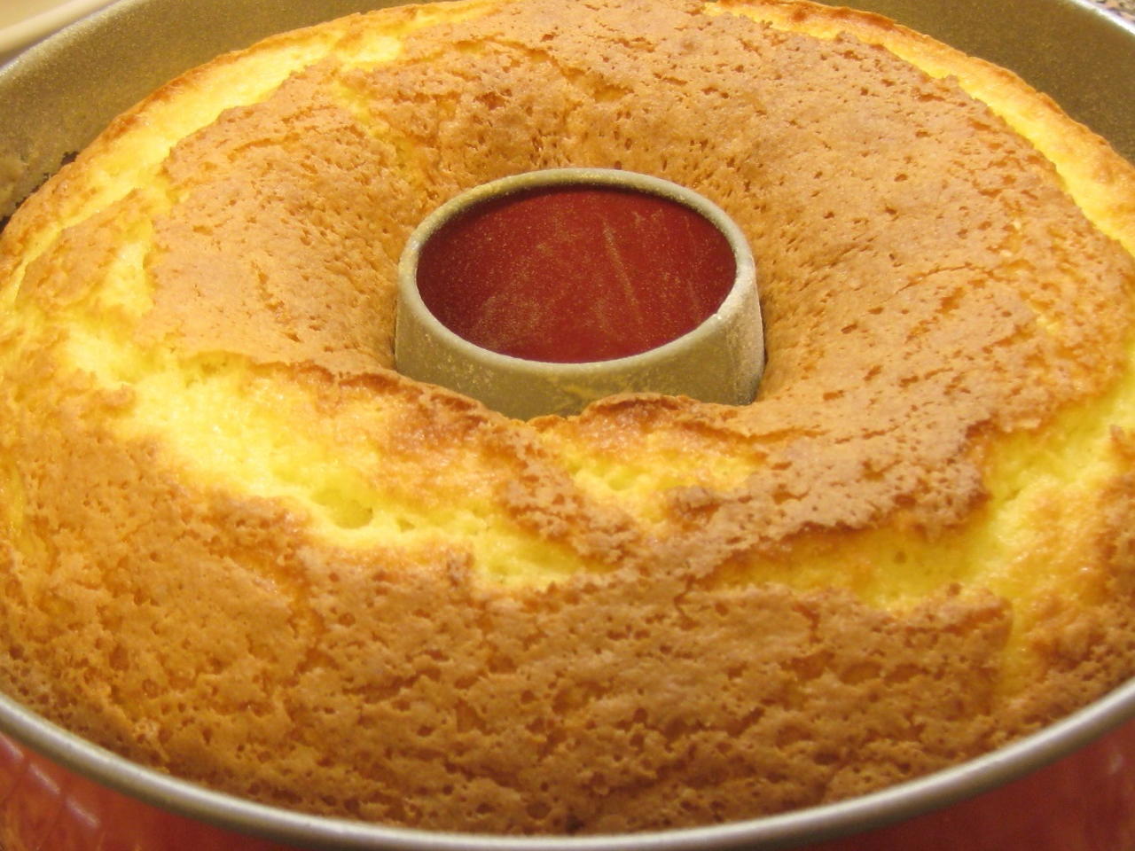 Receita de bolo de requeijão fofinho bem fácil