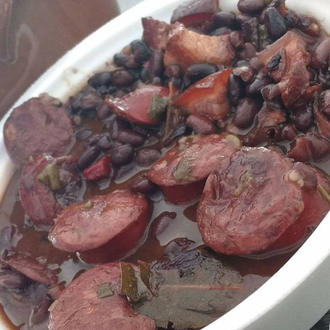 Receita de feijoada para 20 pessoas para o dia das mães