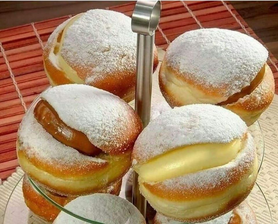 Sonhos caseiros deliciosos