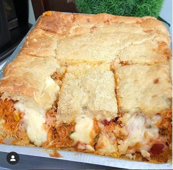 Torta de frango com queijo cremosa de liquidificador a melhor do mundo