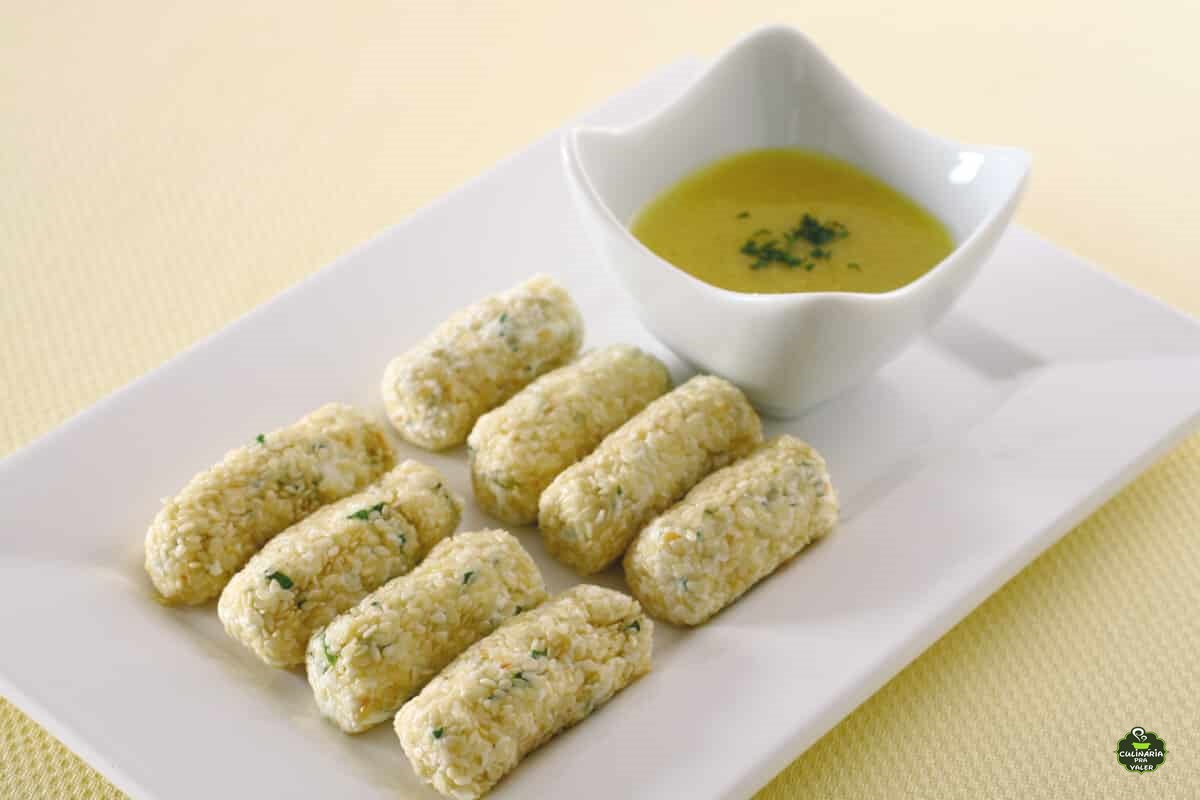 Bolinho salgado de ricota com molho gostoso e sem gordura