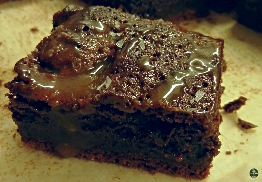 Brownie com caramelo salgado irresistível