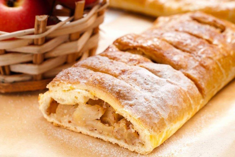 Strudel de maça caseiro magnifico