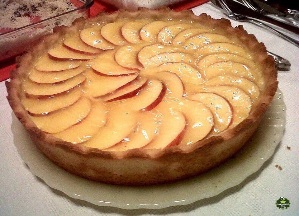 Torta de maçã caseira com creme perfeita e muito saborosa