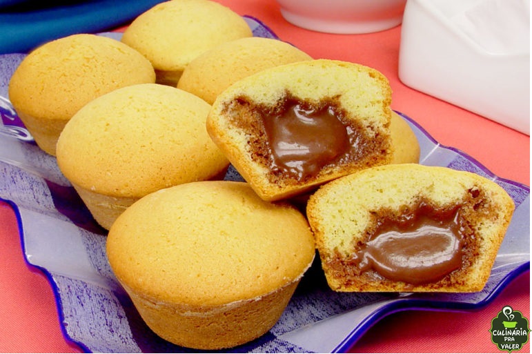 Bolinho recheado de brigadeiro