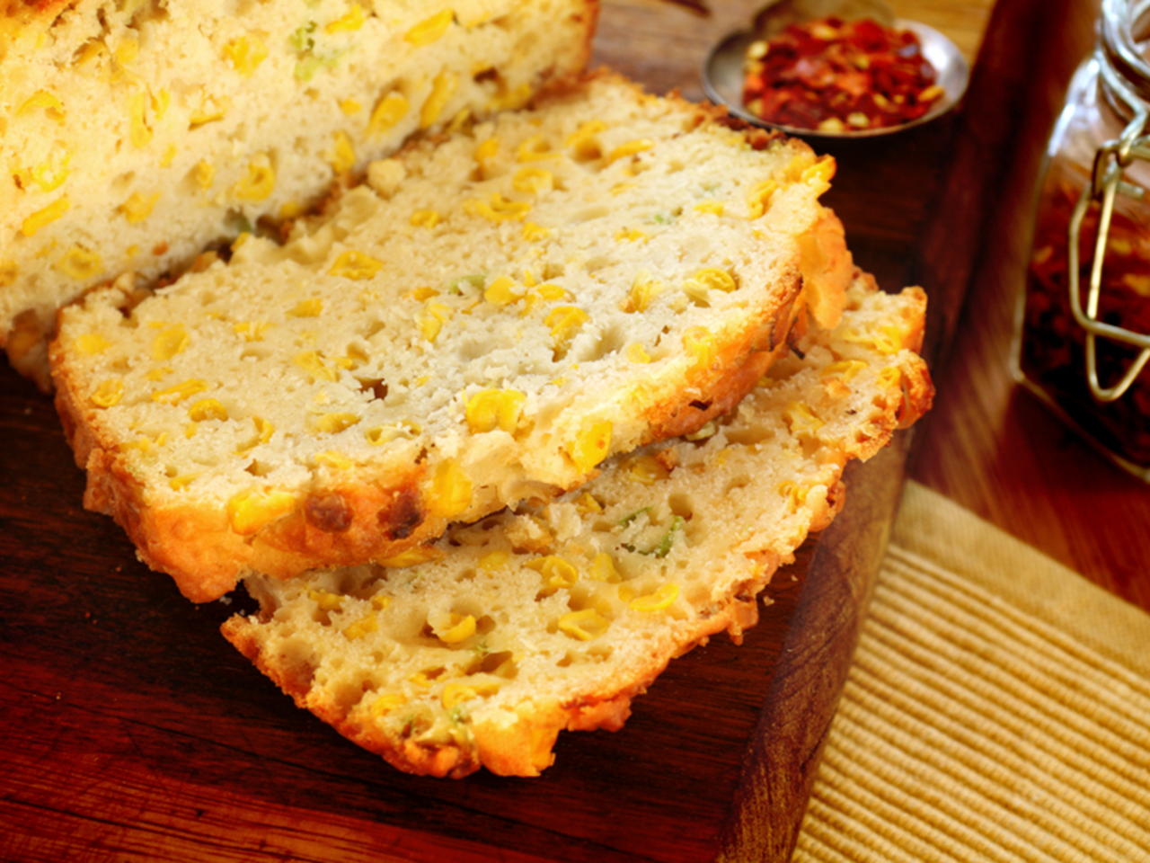 Pão de milho verde de latinha com leite condensado