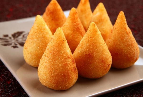 Massa de coxinha feita com batata comum